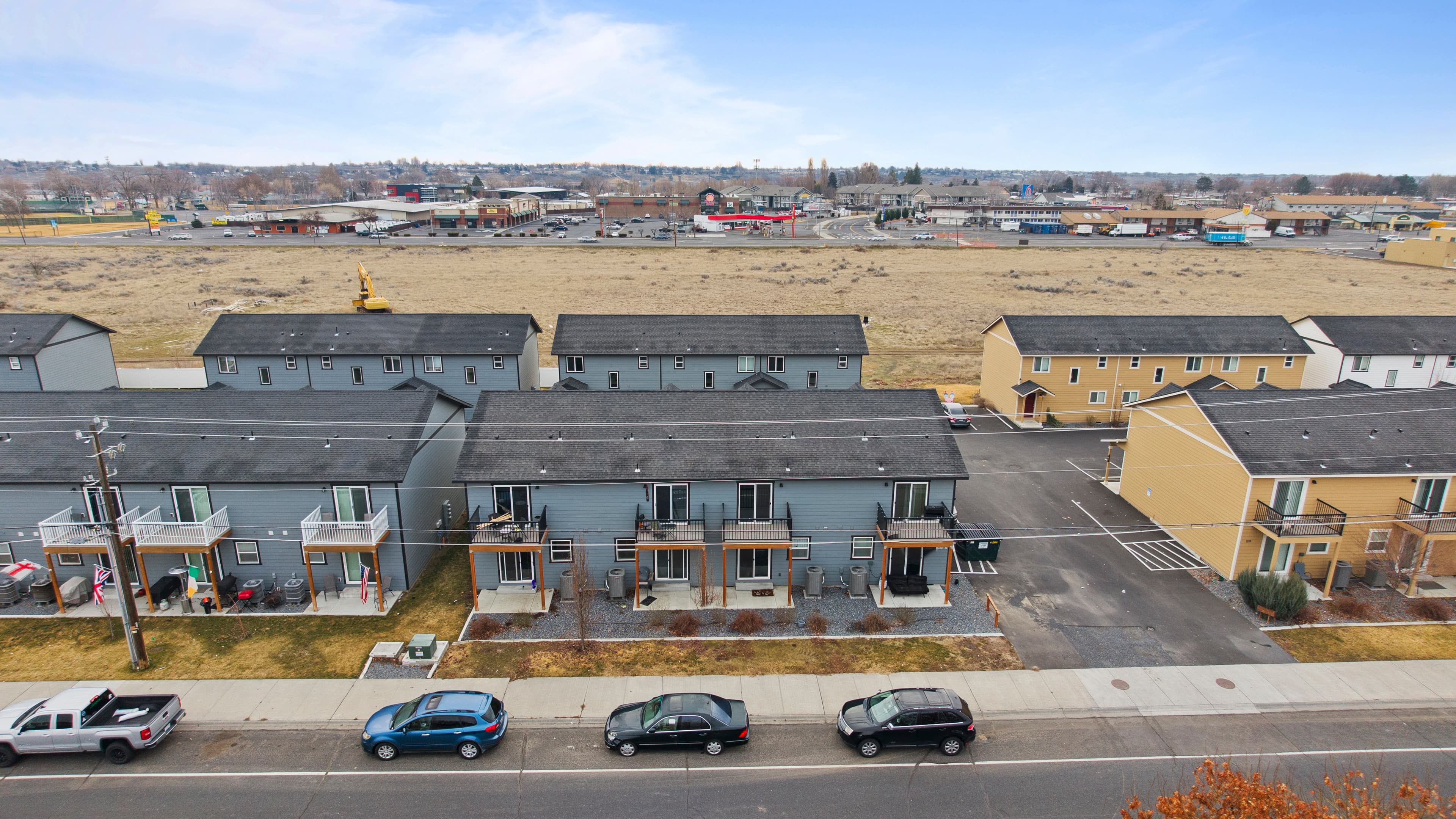 Townhomes for Group14 Technologies Employees in Moses Lake — Aerial close-up of Marina Shore Villas lakefront townhomes