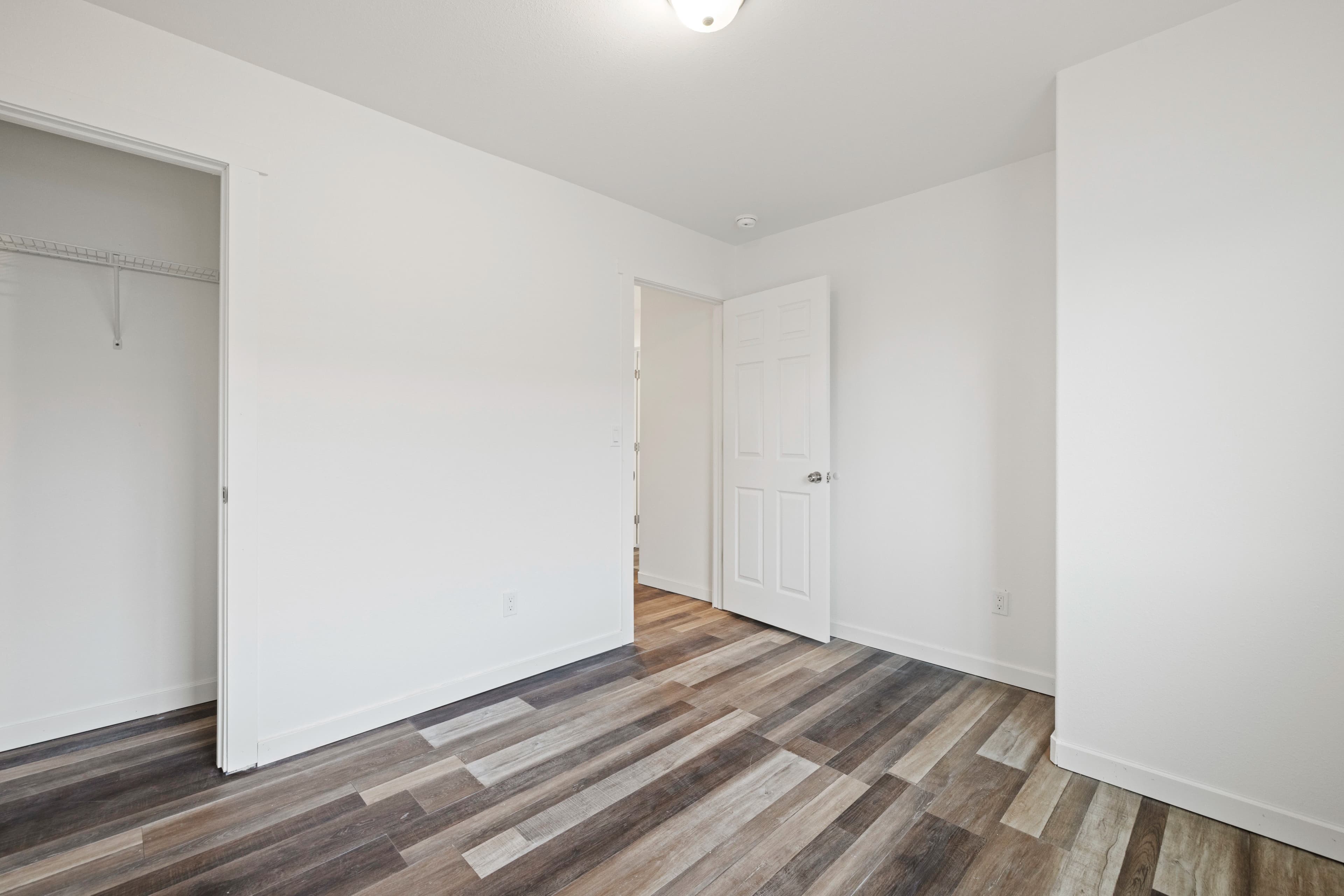 Spacious bedroom in a Marina Shore Villas Moses Lake townhome